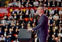 Ο Χρίστιαν Μίτσκοσκι επανεξελέγη αρχηγός του δεξιού VMRO-DPMNE